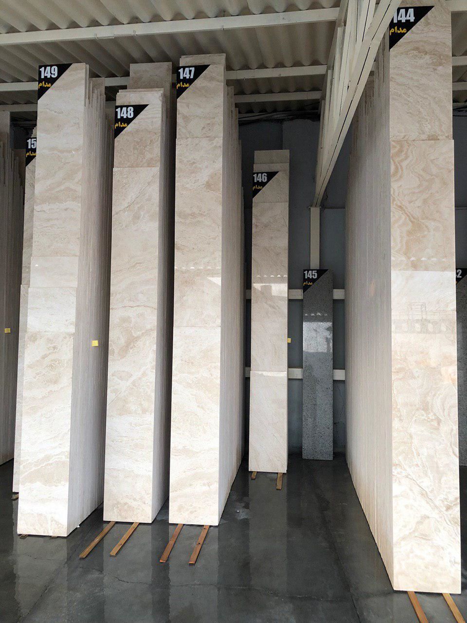 سنگ-عباس-آباد-بی-موج-درجه-ممتاز