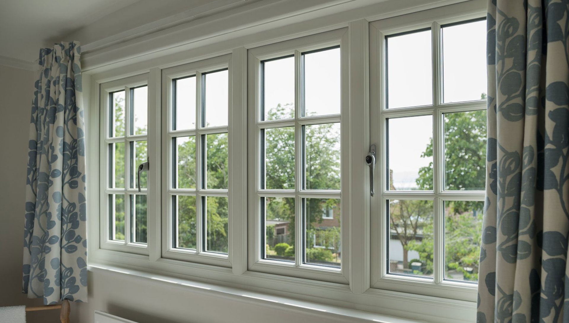 پنجره دو جداره UPVC