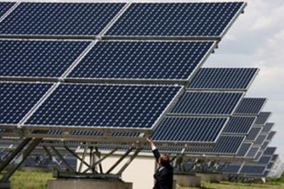 سرمایه گذاران آلمانی در کرمان نیروگاه خورشیدی احداث می کنند