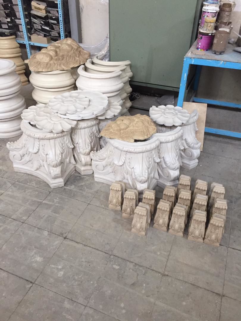 سرستون-براکت-و-گل-برجسته